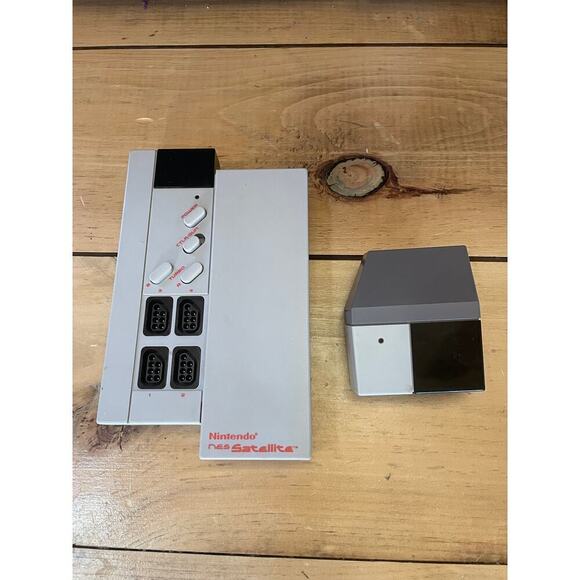 Nintendo NES Satellite 4Player Turbo Controller Transmitter w/Receiver-Untested. - Picture 1 of 5